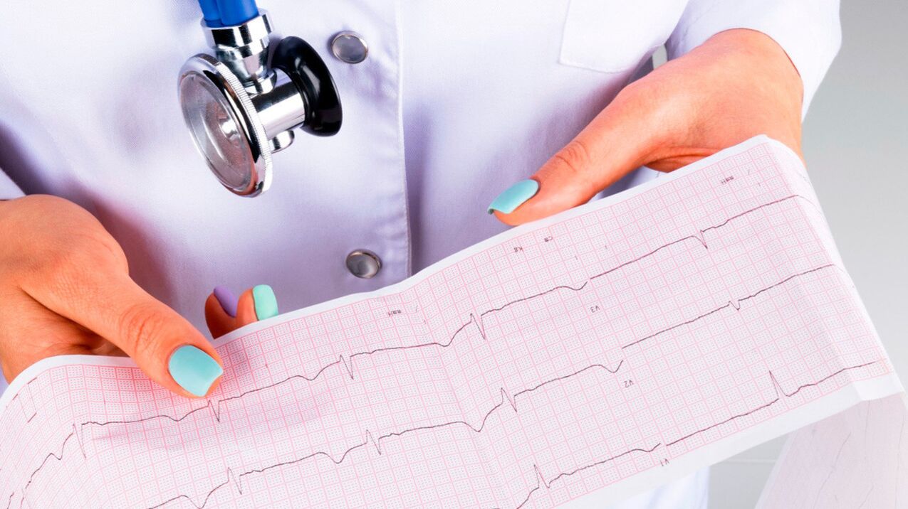 Pacienții hipertensivi trebuie să-și monitorizeze starea inimii folosind un ECG